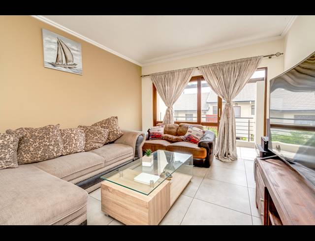 2 BEDROOM APARTMENT FOR SALE IN LONEHILL